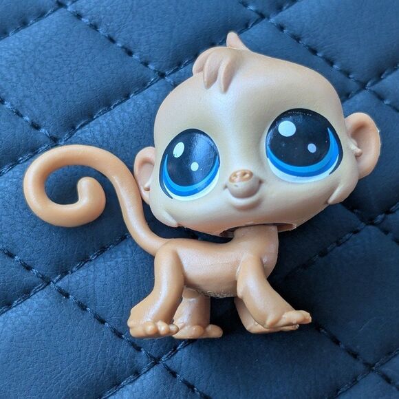 LPS Littlest Pet Shop Clicks Monkeyford (#1-141) Family Pack Birthday Bash - Picture 1 of 4